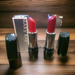 Lot Of‎ 2 Mary Kay Gel Semi-Shine Lipstick Scarlet Red & Red Smolder